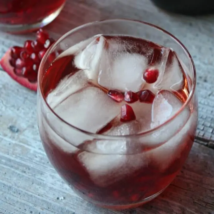 Pomegranate Cocktail - Pomegranate Fizz 1 Pomegranate Fizz
