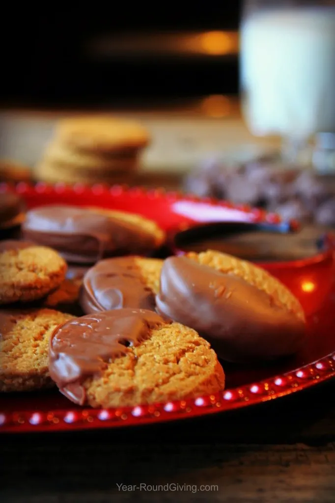 To make these Chocolate Dipped Ginger Snaps is a box of ginger snaps and a bag of chocolate chips. A quick and sweet treat to make around the holidays.