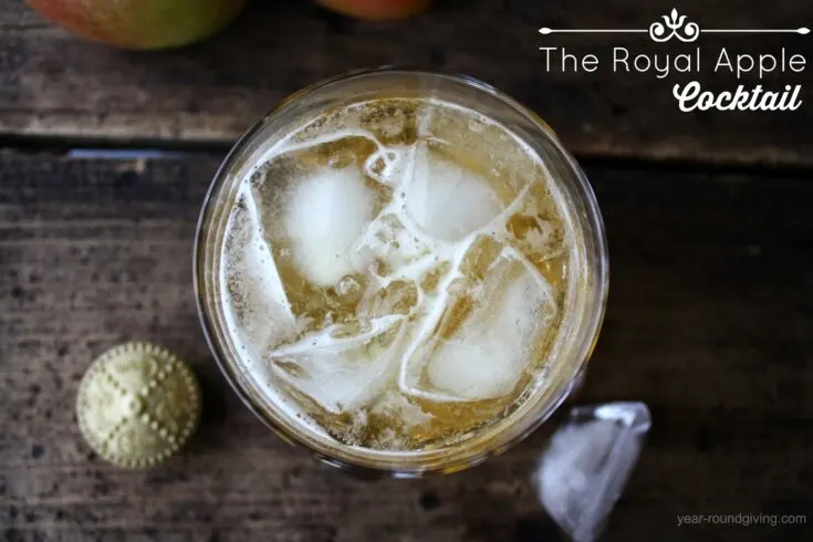 The Royal Apple Cocktail 1