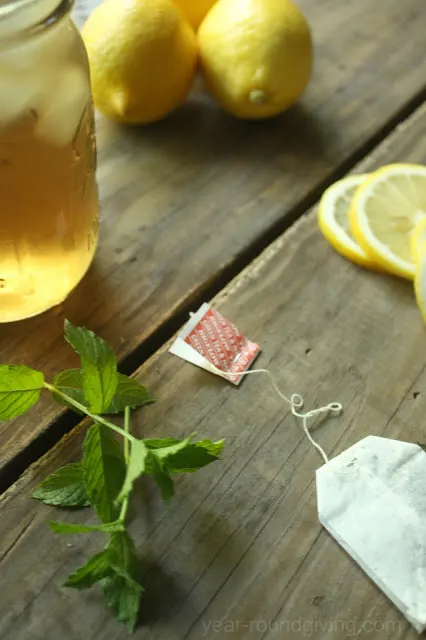 Lemon and Mint Iced Green Tea