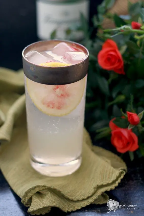 Rose Collins Gin Cocktail plus 40 more Gin Cocktails you will go crazy for! 