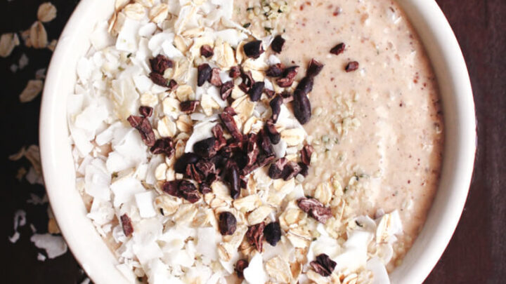 Oatmeal Cookie Superfood Smoothie Bowl