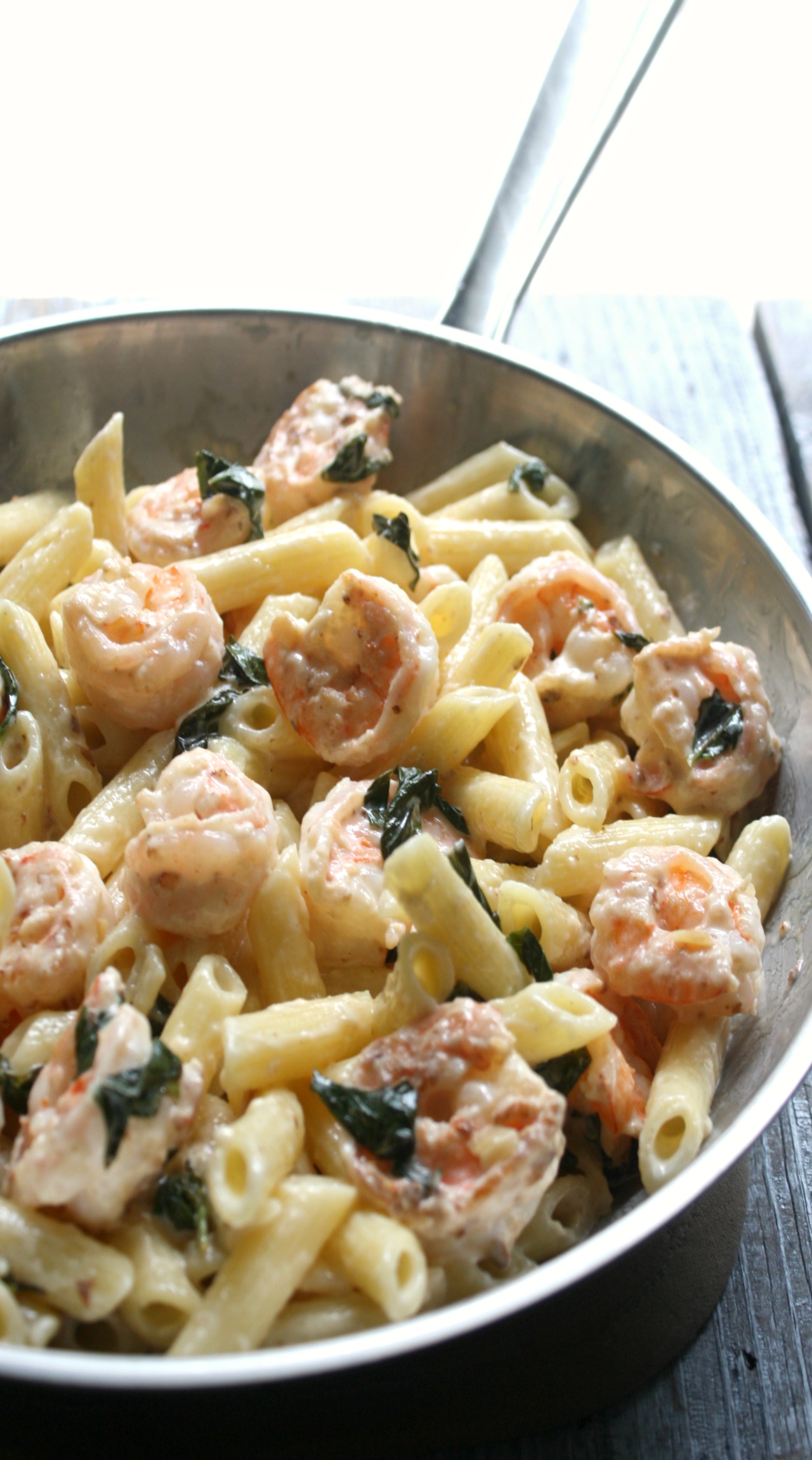 Creamy Lemon Basil Shrimp Pasta recipe. Buttery, garlicky shrimp tossed in a creamy basil wine sauce and pasta. This dinner for 2 is ready in 30 mins. 