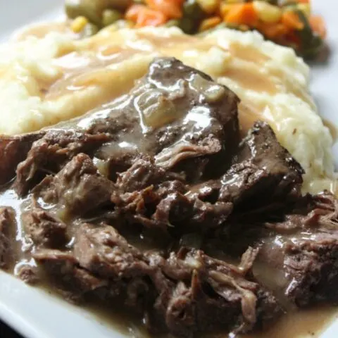 Slow Cooker Sirloin Steak and Gravy