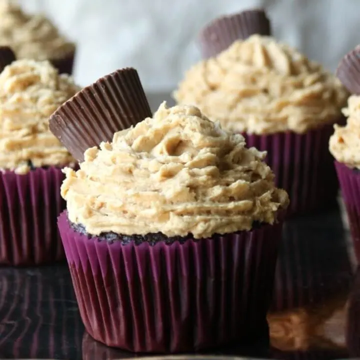 Chocolate and Peanut Butter Cupcakes 1 Chocolate and Peanut Butter Cupcakes