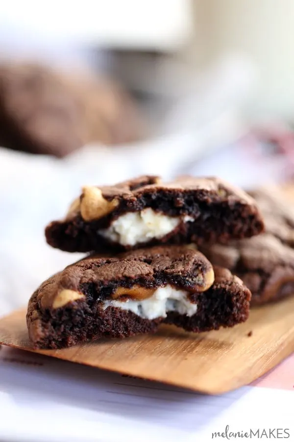 Cheesecake Stuffed Chocolate Cookies + 20 more Chocolate Cookie Recipes