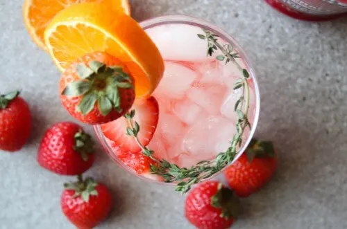 Prosecco Strawberry Cocktail 1