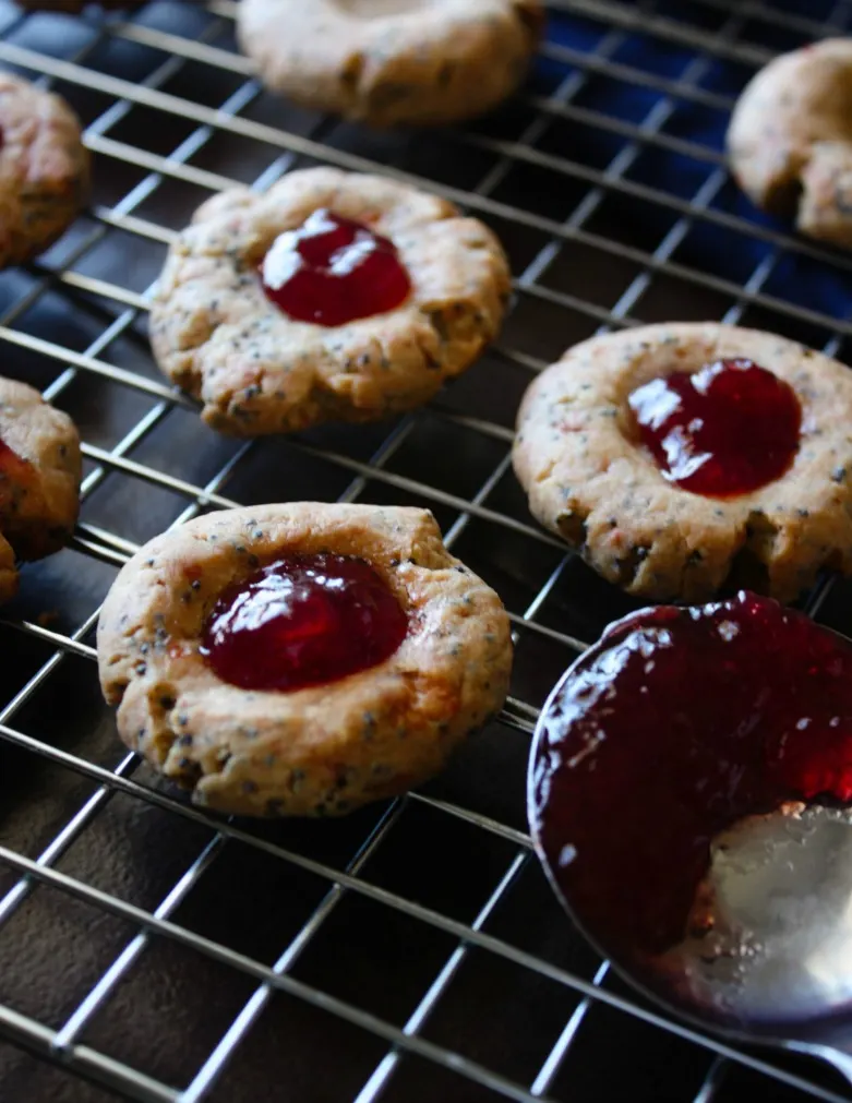 Blue cheese cookies