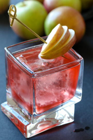 Easy Crown Royal Apple and Cranberry Juice Cocktail Drink Recipe 38