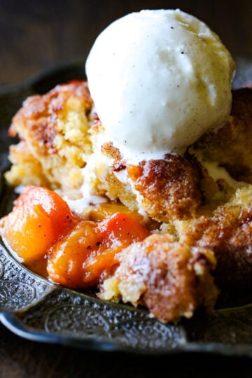 Peach Cobbler with Fresh Peaches